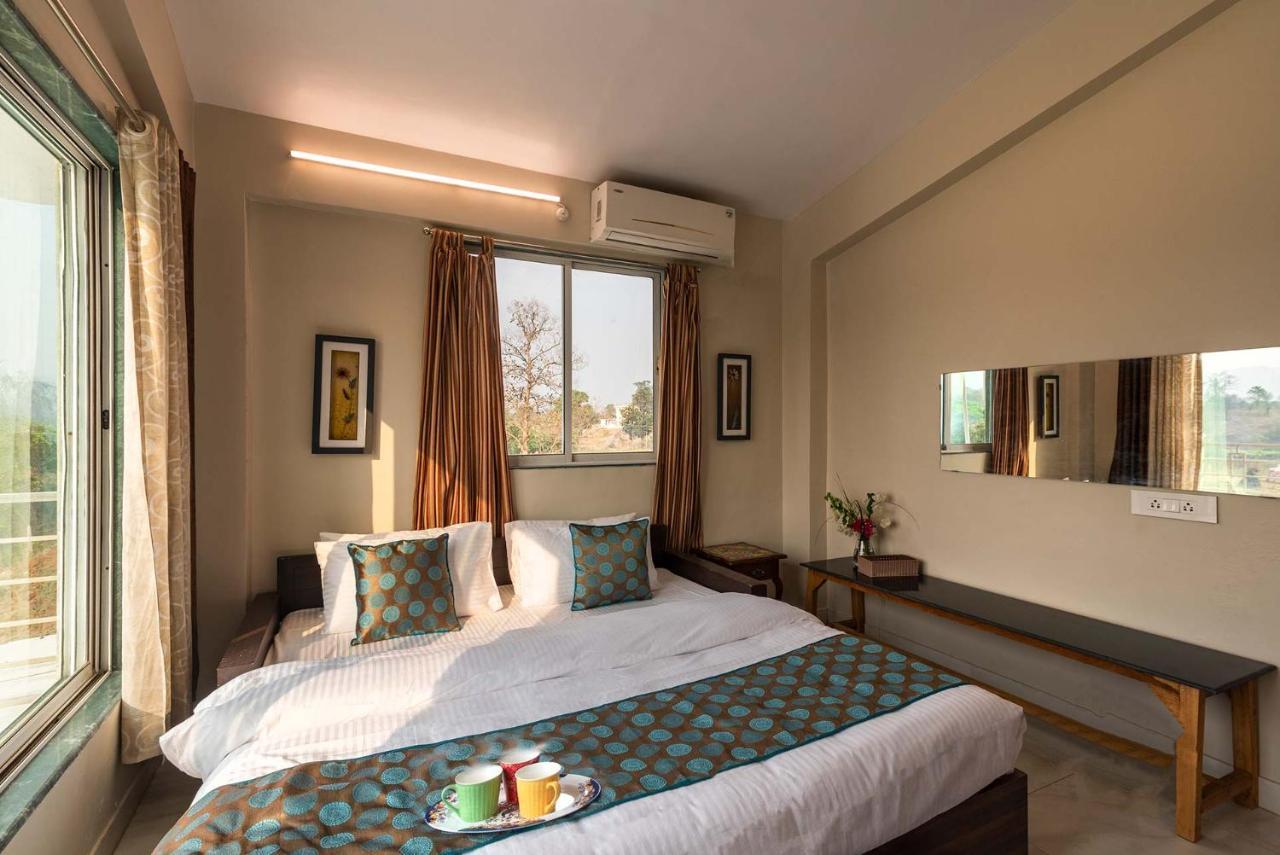 Aqua & Sage By Stayvista - Riverside Villa With Pool & Terrace Karjat Exteriör bild