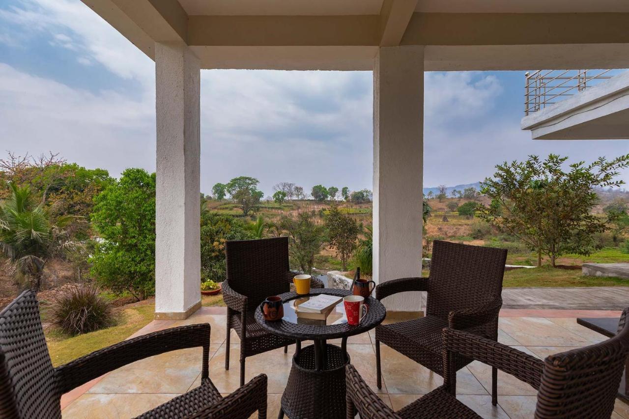 Aqua & Sage By Stayvista - Riverside Villa With Pool & Terrace Karjat Exteriör bild
